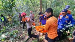 Tim SAR Gabungan mengevakuasi korban yang ditemukan di kawasan hutan Desa Bunihayu, Kecamatan Jalancagak, Subang, setelah tiga hari operasi pencarian. Shotlist.id/Foto: Istimewa