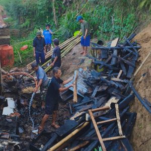 Bakar Sampah Berujung Petaka, Rumah Warga di Sukamantri Ciamis Terbakar