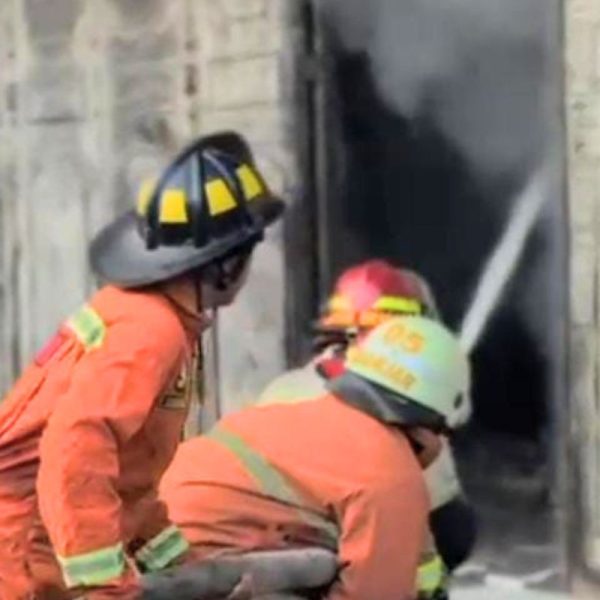 Diduga Korsleting Listrik, Toko Cuci Gudang di Banjarsari Terbakar Hebat