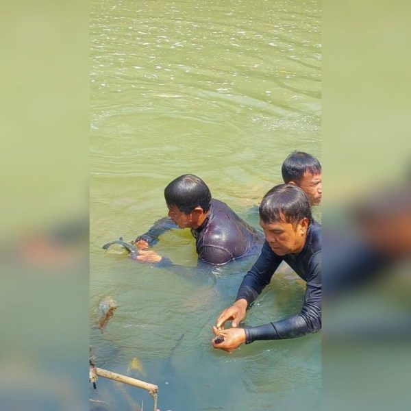 Warga bersama komunitas lintar dari berbagai daerah mengikuti tradisi ngalintas dan ngobyak ikan di Sungai Citanduy, Blok Leuwi Kopo, Desa Cijulang, Cihaurbeuti, Ciamis, Senin (10/8/2026). Shotlist.id/Foto: YT