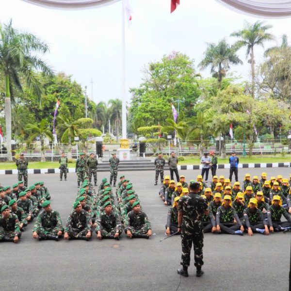 Menjelang pengukuhan Pasukan Pengibar Bendera Pusaka (Paskibraka) Kabupaten Ciamis, semangat dan kesiapan para calon Paskibraka terus diperkuat. Shotlist.id/Foto: Yuni Widiawati 