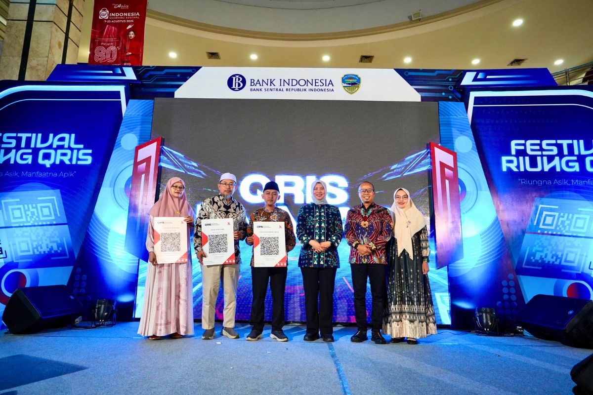Bank Indonesia Tasikmalaya mendorong perluasan ekosistem QRIS melalui digitalisasi pelayanan publik, pusat perdagangan hingga lingkungan pesantren dalam Pekan QRIS Nasional 2026. Shotlist.id/Foto: Dok. BI Tasikmalaya