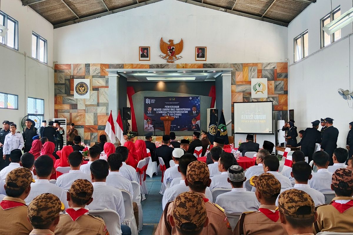 Sebanyak 228 warga binaan Lapas Ciamis menerima Remisi Umum 17 Agustus 2026. Dari jumlah tersebut, empat orang mendapatkan Remisi Umum II (RU II) dan langsung dinyatakan bebas. Shotlist.id/FL