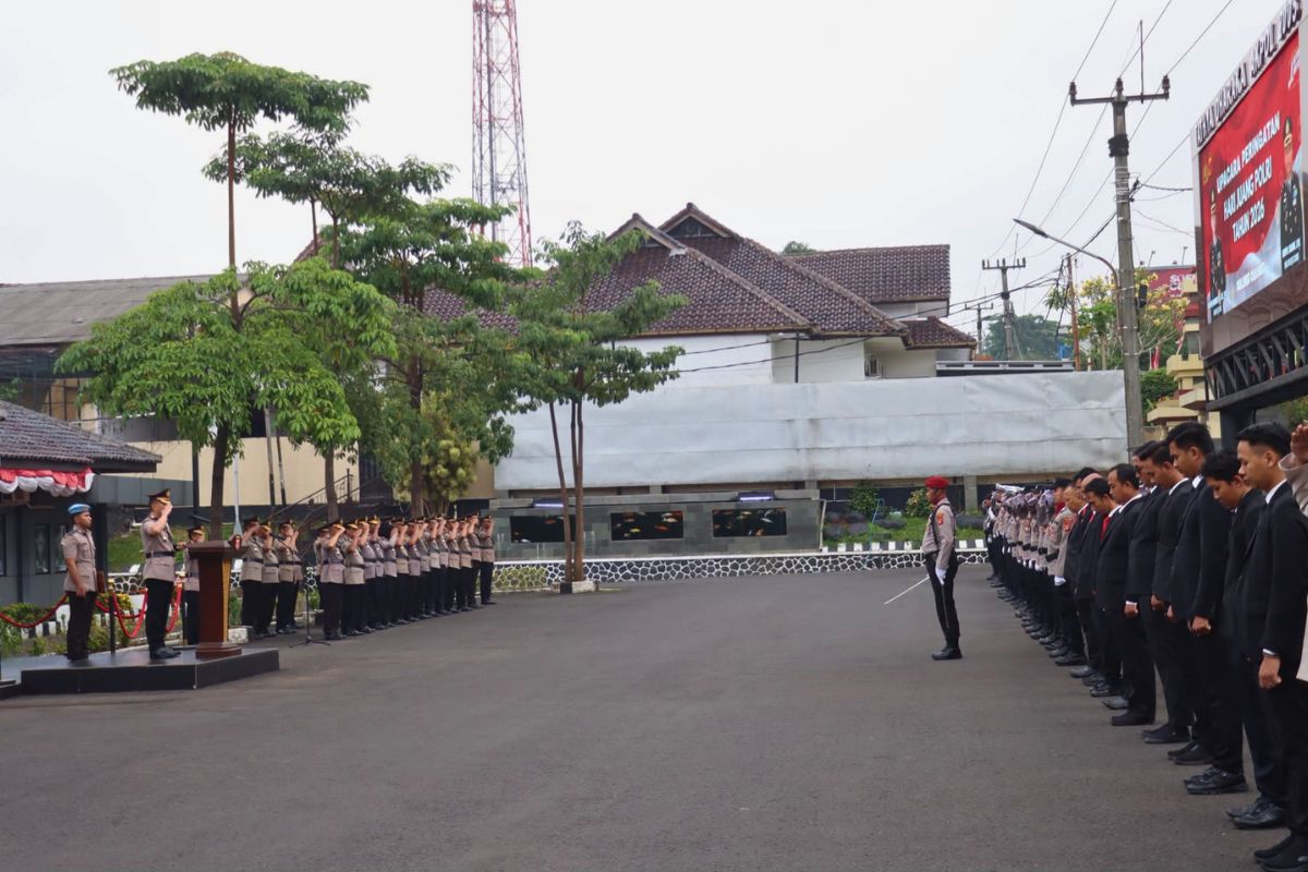 Upacara peringatan Hari Juang Polri 2026 di Lapang Apel Polres Ciamis, Jumat (21/8/2026). Shotlist.id/Foto: FL