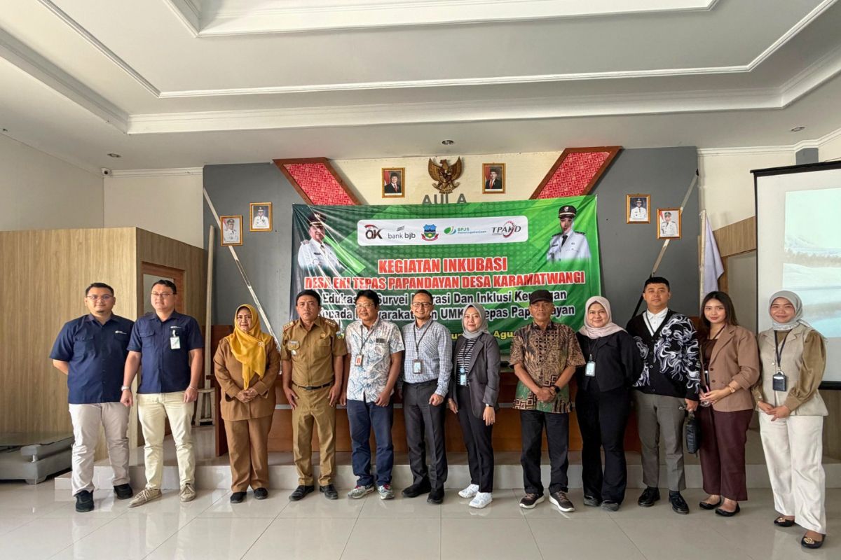 Kegiatan Pra Inkubasi dan Inkubasi Program Desa Ekosistem Keuangan Inklusif (EKI) yang digelar OJK Tasikmalaya bersama TPAKD Kabupaten Garut di Aula Kantor Desa Karamatwangi, Kabupaten Garut, Selasa (4/8/2026). Shotlist.id/Foto: Dok. OJK Tasikmalaya