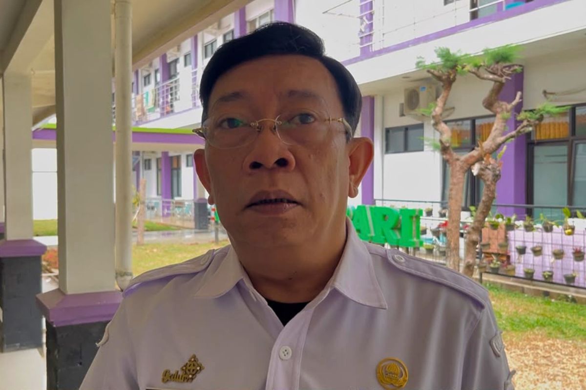 Direktur RSUD Ciamis dr. Bayu Yudiawan menyampaikan perkembangan penanganan balita asal Tambaksari yang memiliki berat badan 9 kilogram, Rabu (26/8/2026). Shotlist.id/Foto: Istimewa