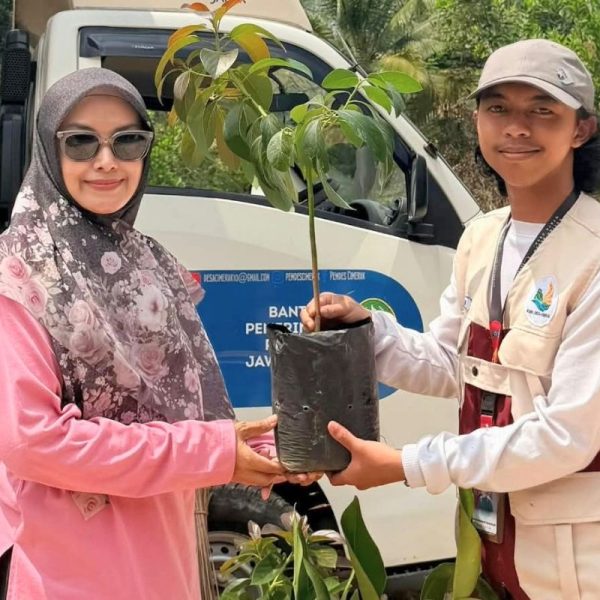 Sampah Rumah Tangga Disulap Jadi Kompos, Mahasiswa KKN Unigal Ajak Warga Cimerak Bangun Pekarangan Produktif