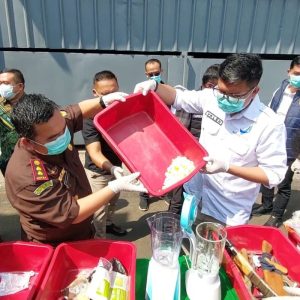 Hampir 300 Gram Narkotika dan 3.497 Butir Obat Terlarang Dimusnahkan, Kajari Ciamis Ingatkan Warga Soal Modus Titip-Beli